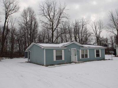 109 Willow Bend Dr, Wolcottville, IN, 46795