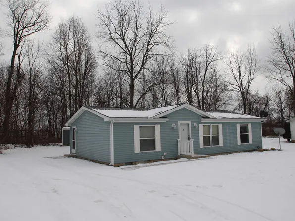 109 Willow Bend Dr, Wolcottville, IN 46795