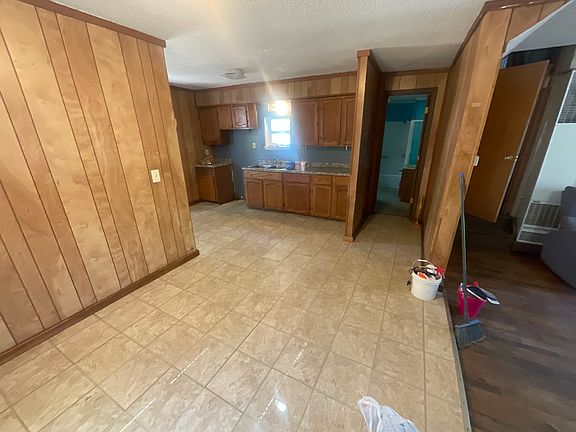 Dinning area toward Kitchen