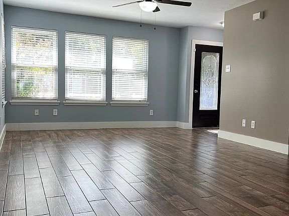 2nd image of 6807 Kingwood Glen Dr