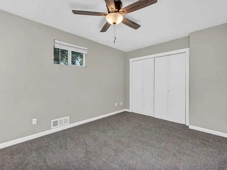 604 Pine St — Photo 37