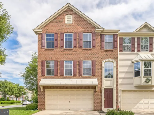 102 Helen Dr, Riverton, NJ 08077