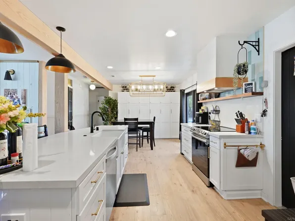 5820 Gregg Ct, La Mesa, CA 91942