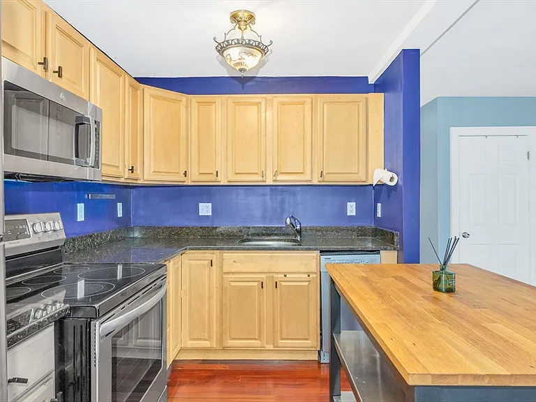 191 Commercial St #301 — Photo 6
