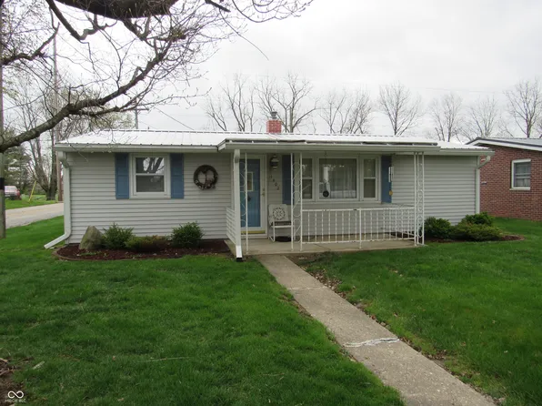 1402 Edgewood Dr, Crawfordsville, IN 47933