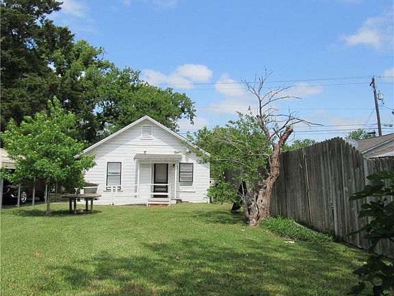4th image of 1401 San Jacinto Ln