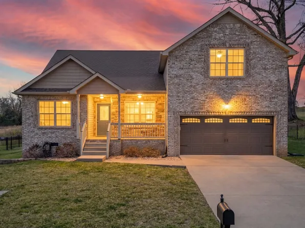 301 Ivy Bend Cir, Clarksville, TN 37043