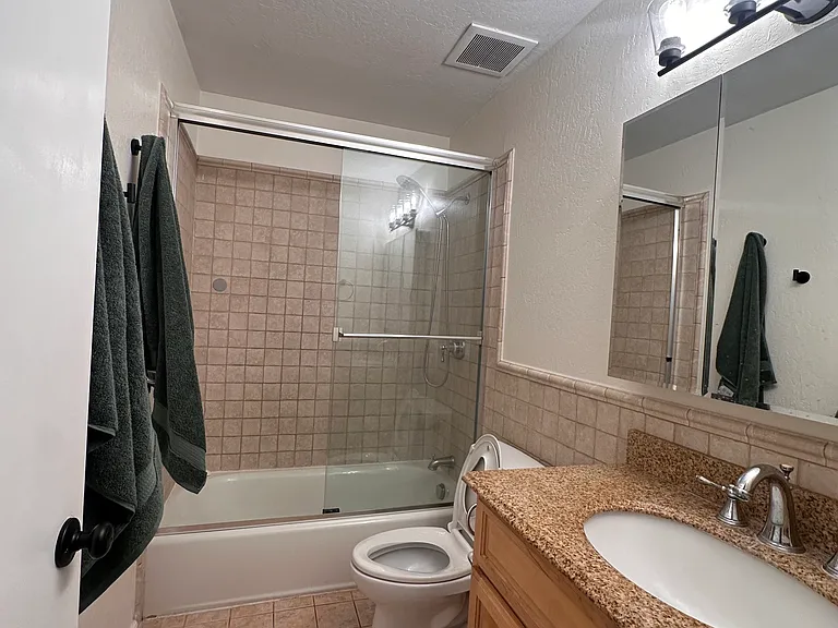 1394 Palm St #12 — Photo 8