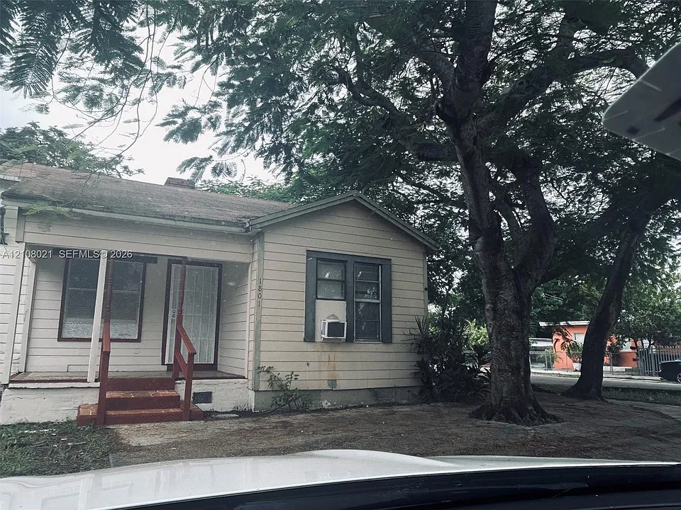 1801 NW 44th St
