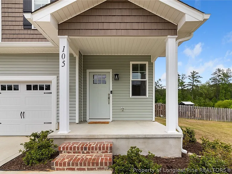 105 Woodford Ln — Photo 5
