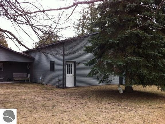 5th image of 938 S Main St