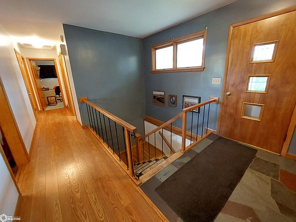 4th image of 1110 Circle Dr