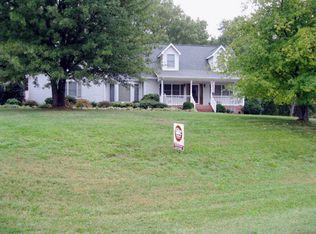 123 Oak Point Dr, Cherryville, NC 28021