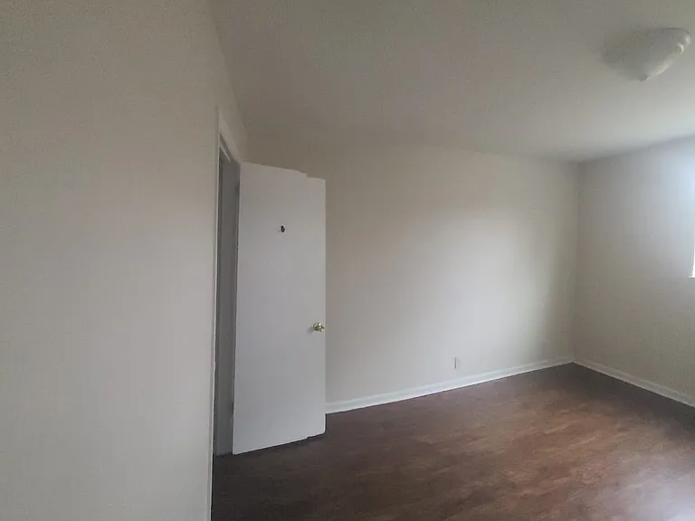 3413 Shanks Ln #6 — Photo 11