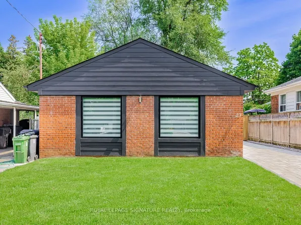 23 Denham Rd, Toronto, ON M1P 1W5
