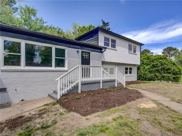 9 Riverdale Dr, Hampton, VA 23666