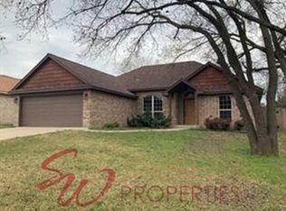 104 Spring Bouquet St, Stephenville, TX 76401