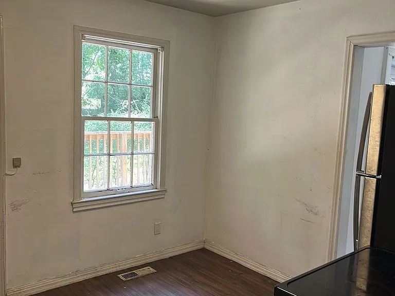 408 Murat St — Photo 11