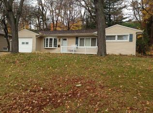 924 Mississippi Blvd, Bettendorf, IA 52722