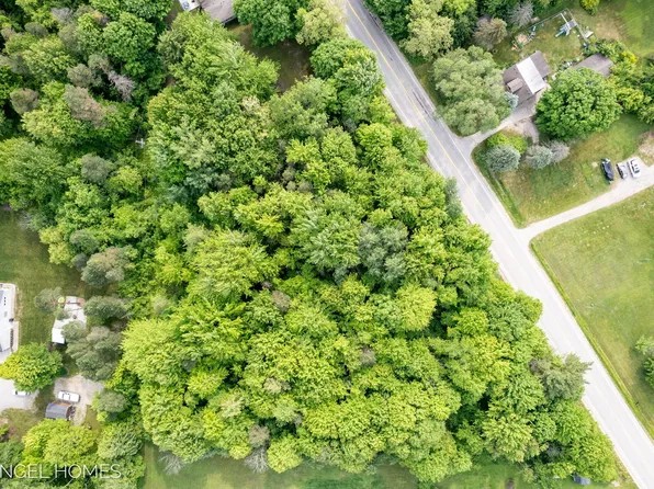 13505 Leonard St, Nunica, MI 49448