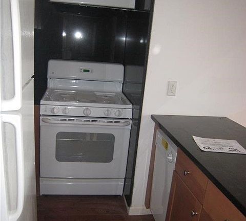 4th image of 14223 37th Ave APT 7C