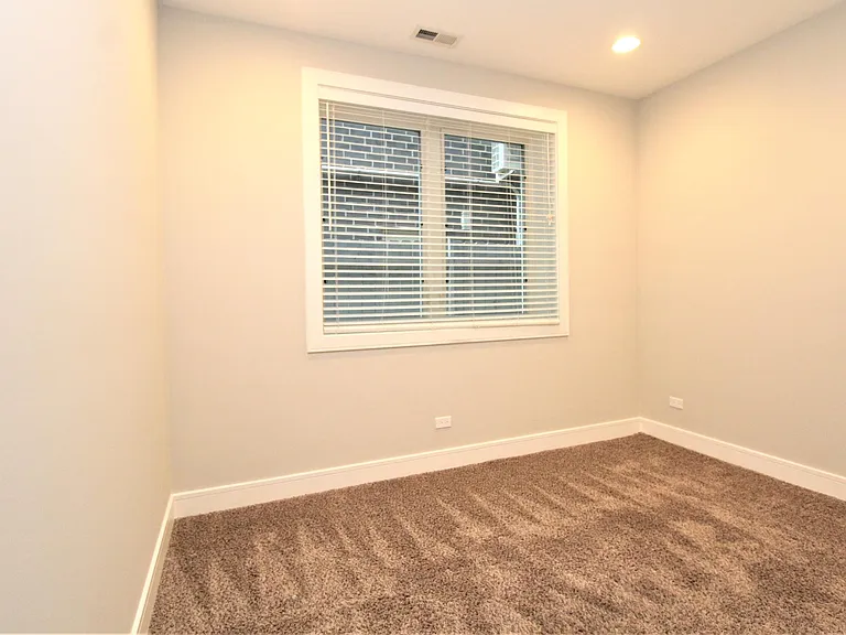 2412 W Cortland St #3E — Photo 7