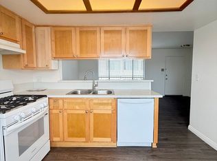 130 Street, Hawthorne, CA 90250