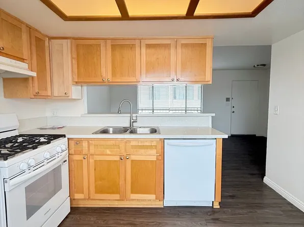 130 Street, 4057 W 130th St APT 3, Hawthorne, CA 90250