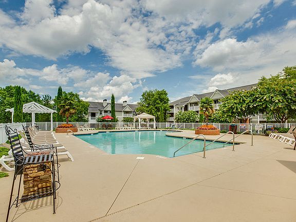 5th image of 439 S Buncombe Rd APT 208