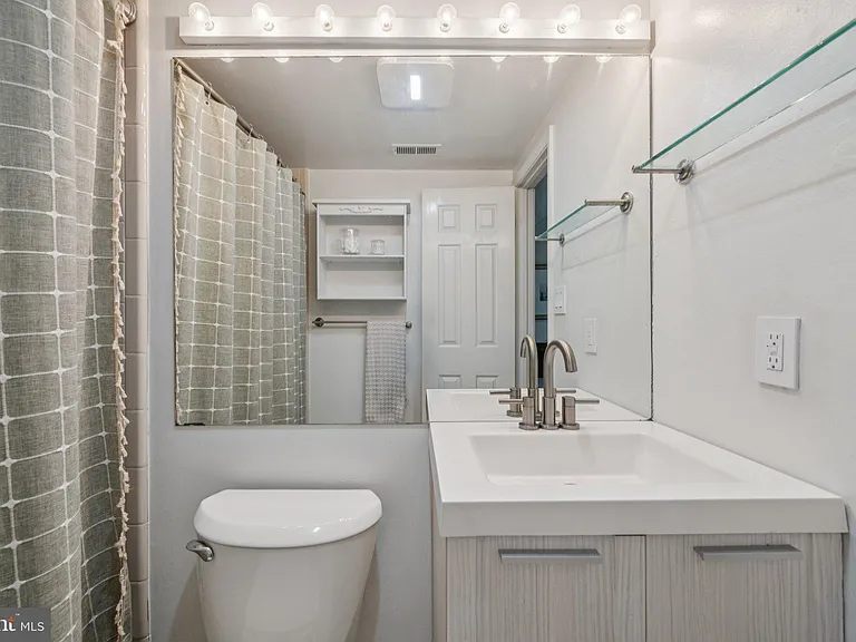 1812 Vernon St NW #34 — Photo 22