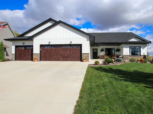 1353 Southfork Dr SE, Hutchinson, MN 55350