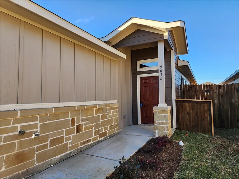 9836 Grosbeak Ln — Photo 3