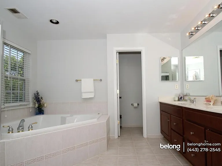 5411 Chillingham Pl — Photo 6