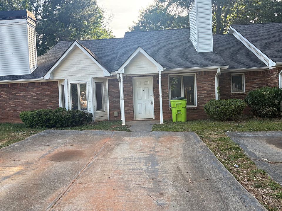 1st image of 2786 Country Ct SE