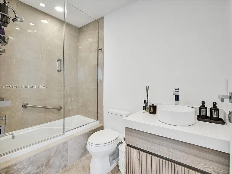 17001 Collins Ave #2308 — Photo 28