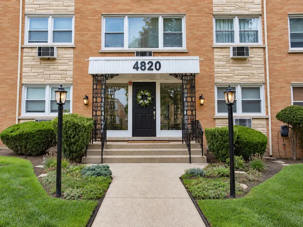 4820 Conrad Ave #106, Skokie, IL 60077