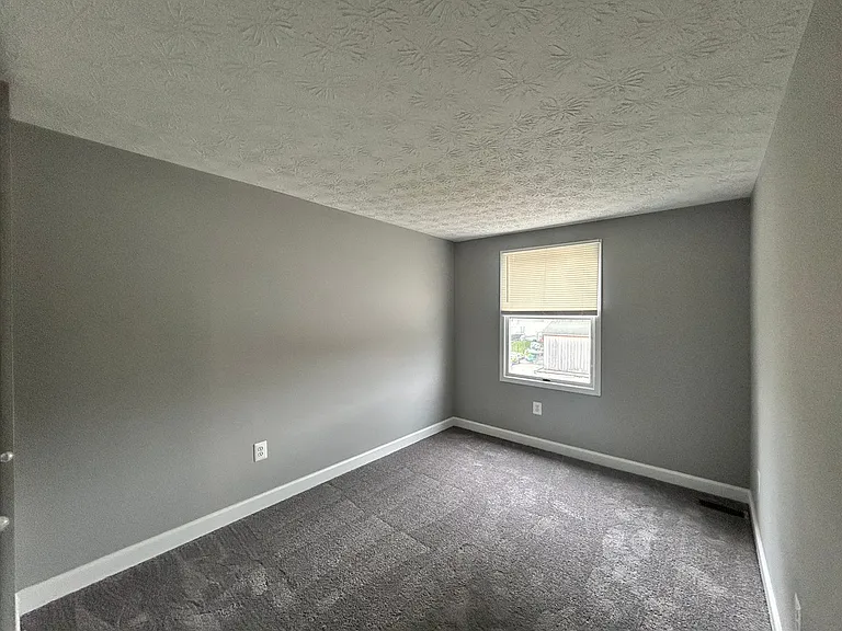 2607 S Paca St — Photo 7