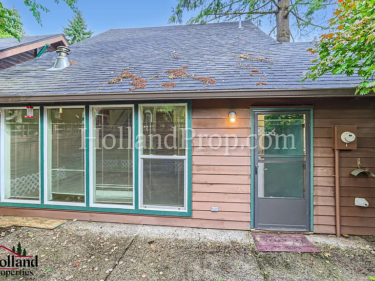 1719 Main St #1 — Photo 25
