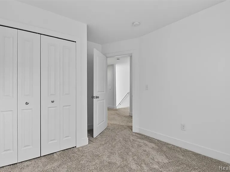 2925 Square Lake Ct — Photo 27