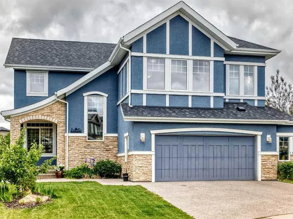 136 N Stonemere Close, Chestermere, AB T1X 0C4