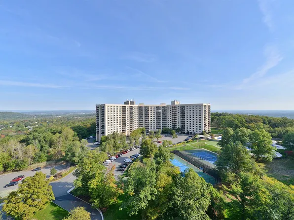 2 Claridge Dr #11NW-1128, Verona, NJ 07044