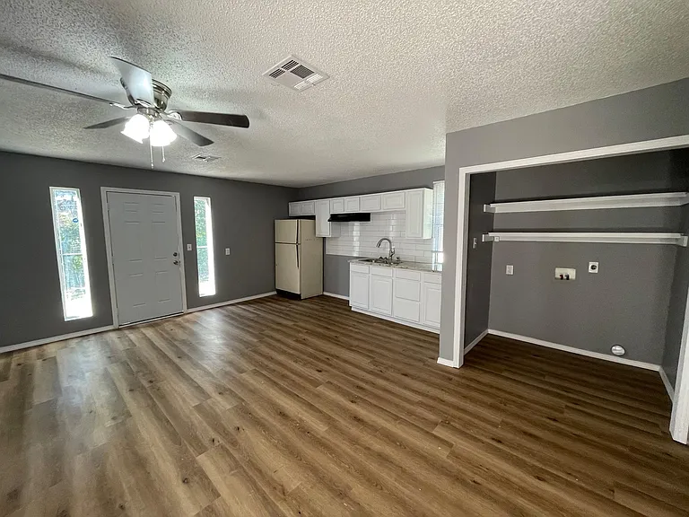 1240 E Fay St — Photo 10