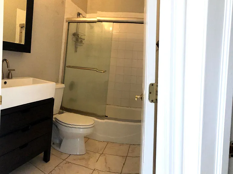 859 N Lasalle St #1 — Photo 13
