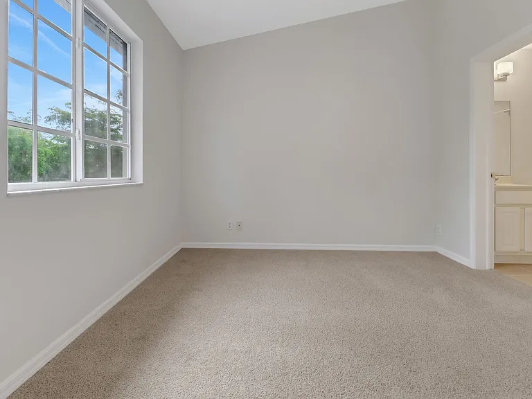 8189 Pacific Beach Dr — Photo 14