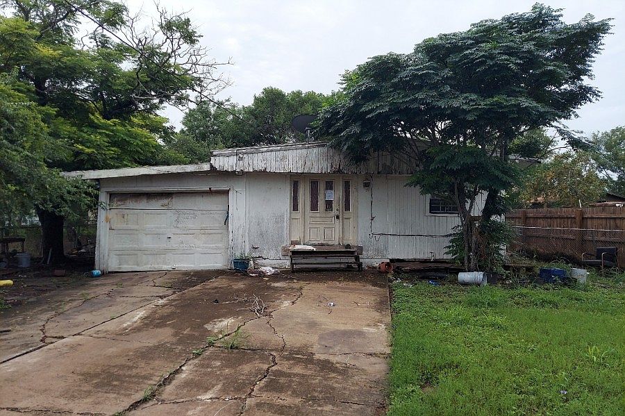 1st image of 38 Bueno Dr
