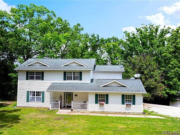 2nd image of 221 Wildwood Dr