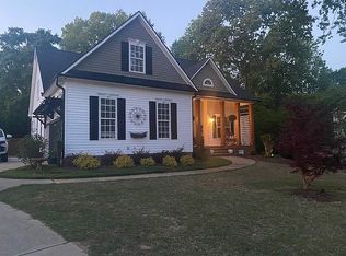 571 Carlton St, Clayton, NC 27520