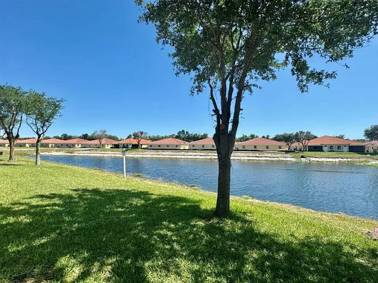 Coriander Dr — Photo 4