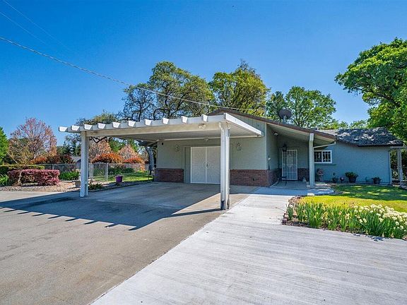 5th image of 14965 Oak Knoll Dr