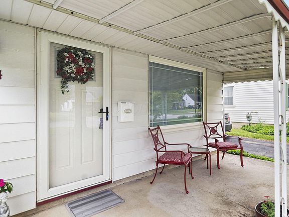 3rd image of 934 Blenheim Rd